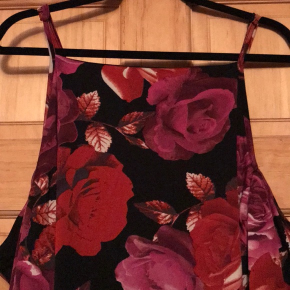 Cold Shoulder Back Zip Top - Picture 2 of 5